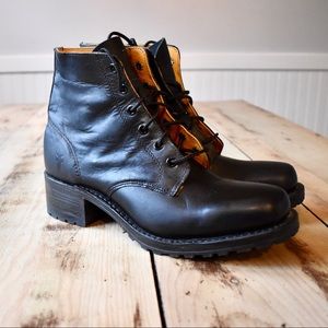 Frye Sabrina Lace Up CombatMoto Boots Black 8.5